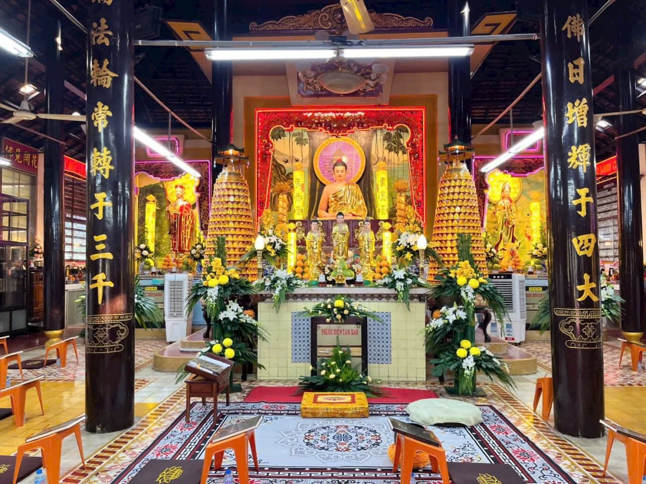 Chánh điện Chùa Sơn Khánh