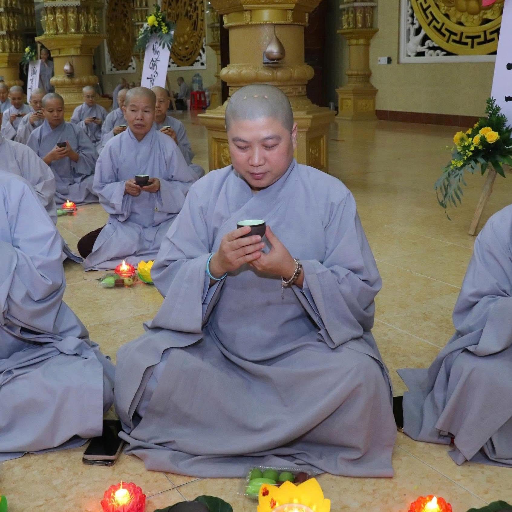 Khóa lễ tại chùa